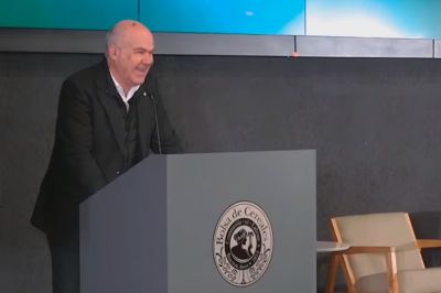 ��Aplaudan, por favor!�: el secretario de Agricultura volvi� a reclamarle entusiasmo al campo