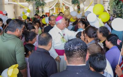 Cercan�a con la gente: As� resume Mons. V�ctor S�nchez sus 17 a�os al frente de Puebla en M�xico