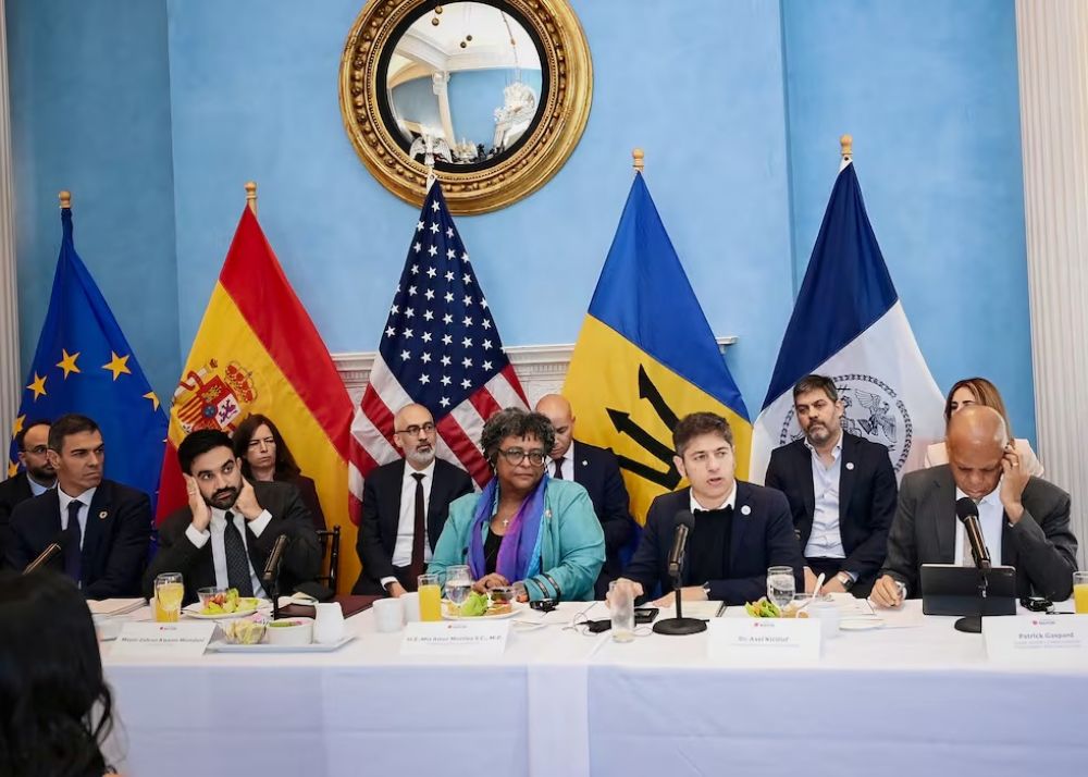 Axel Kicillof tuvo su foto con Mamdani y cuestion� la �subordinaci�n innecesaria� de Milei ante l�deres mundiales