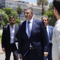 Los ingresos laborales de los porte�os cayeron 6,9% y el pluriempleo ya supera el 13%