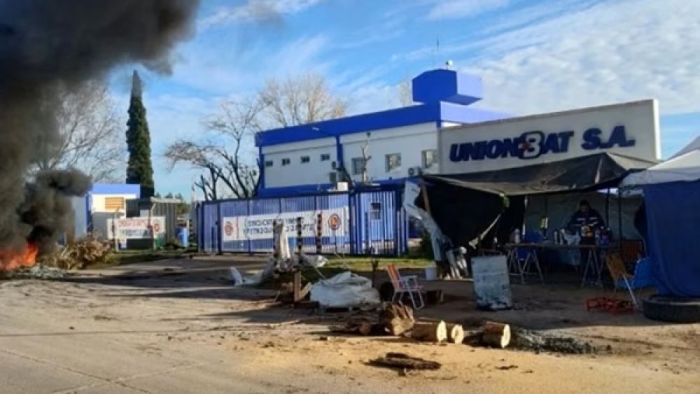 M�s de 120 despedidos de Uni�n Bat y Laboratorios Pyam siguen sin cobrar sus indemnizaciones en Gualeguaych�