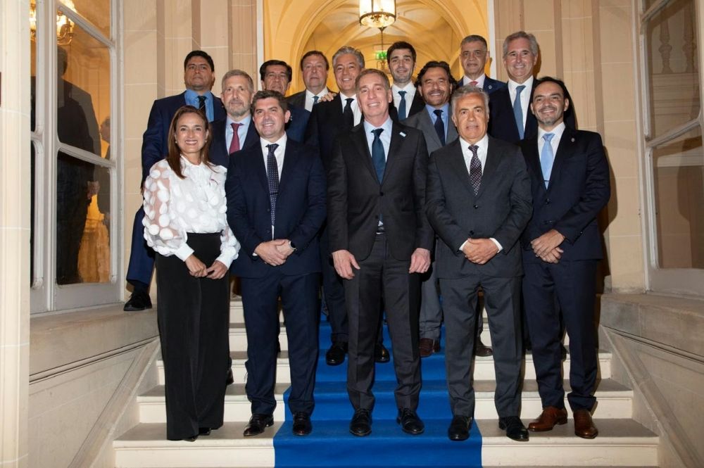 Javier Milei se re�ne con los gobernadores aliados en cancha neutral con la reforma electoral en agenda
