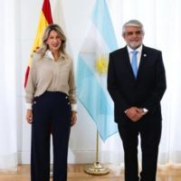Correa se reuni� con Yolanda D�az en Espa�a y analiz� pol�ticas laborales, empleo y regulaci�n de plataformas