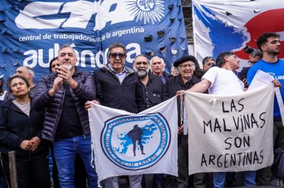 Las CTA movilizaron a Tribunales, calificaron de �infame traici�n a la patria� el fallo de la Corte Suprema y exigieron la derogaci�n del DNU 70/23