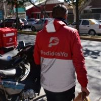 ASIMM cruza a PedidosYa y denuncia un 