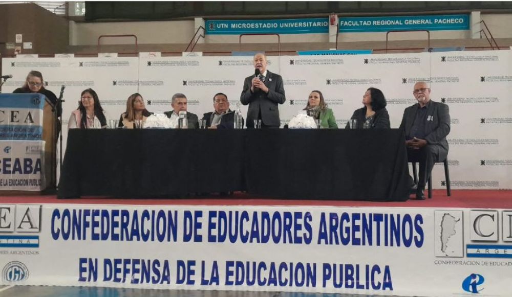 La CEA inici� su Congreso con reclamo por paritarias y por el convenio colectivo