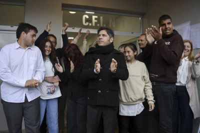Carlos Casares:Kicillof inaugur� el nuevo Centro de Formaci�n Integral N�1