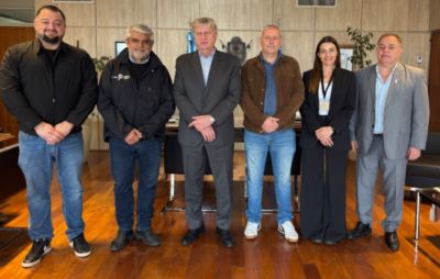 Walter Correa llev� la agenda laboral bonaerense a La Pampa: reuni�n con Ziliotto y cierre del congreso de FOEESITRA