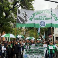 El Sindicato de la Alimentaci�n march� con la CGT en defensa de la industria nacional