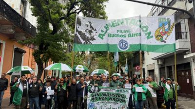 El Sindicato de la Alimentaci�n march� con la CGT en defensa de la industria nacional
