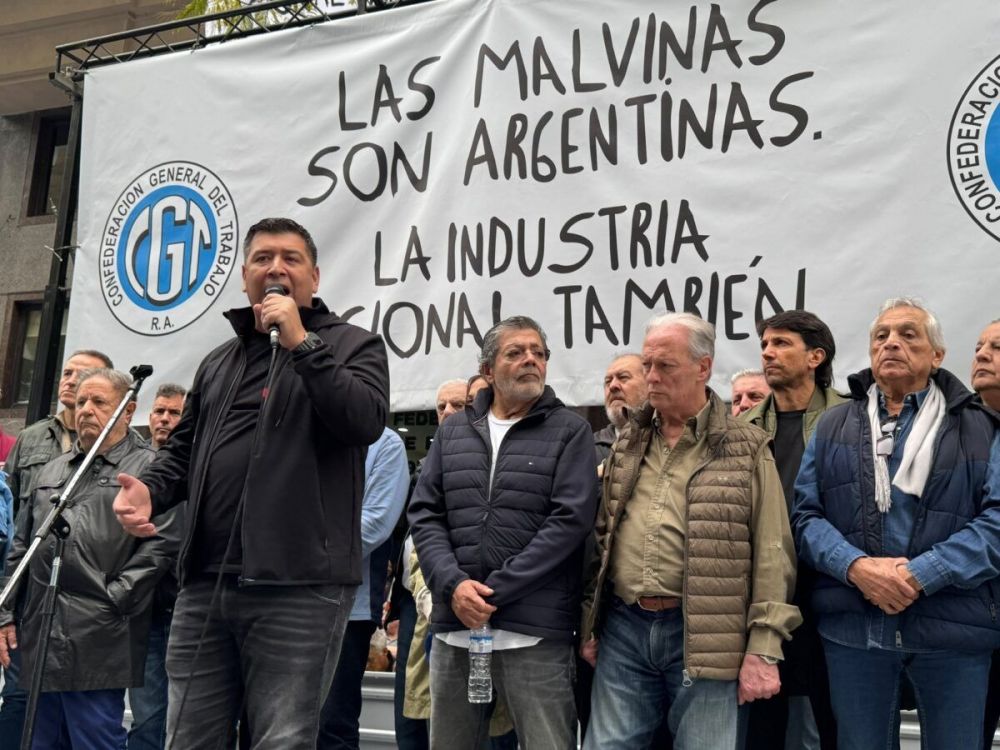 La CGT march� en �defensa de la industria nacional� con duras cr�ticas al gobierno de Milei por la situaci�n social