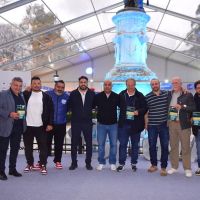 Con la presencia de Moyano, Plaini, Cascallares y Juan Fabiani, trabajadores de La Seren�sima Longchamps presentaron �Cambiando nuestro destino� en la Feria del Libro