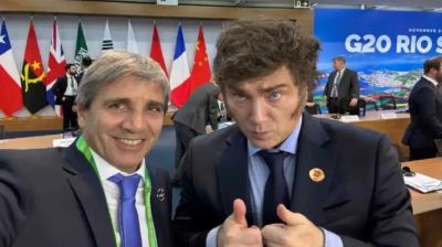Milei desminti� la salida de Caputo y asegur� que tiene una relaci�n �simbi�tica� con el ministro