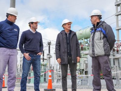 Katopodis recorri� obras de energ�a en Ayacucho