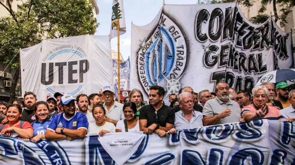La UTEP marcha al Congreso para exigir el rechazo del DNU 70/23 de Milei