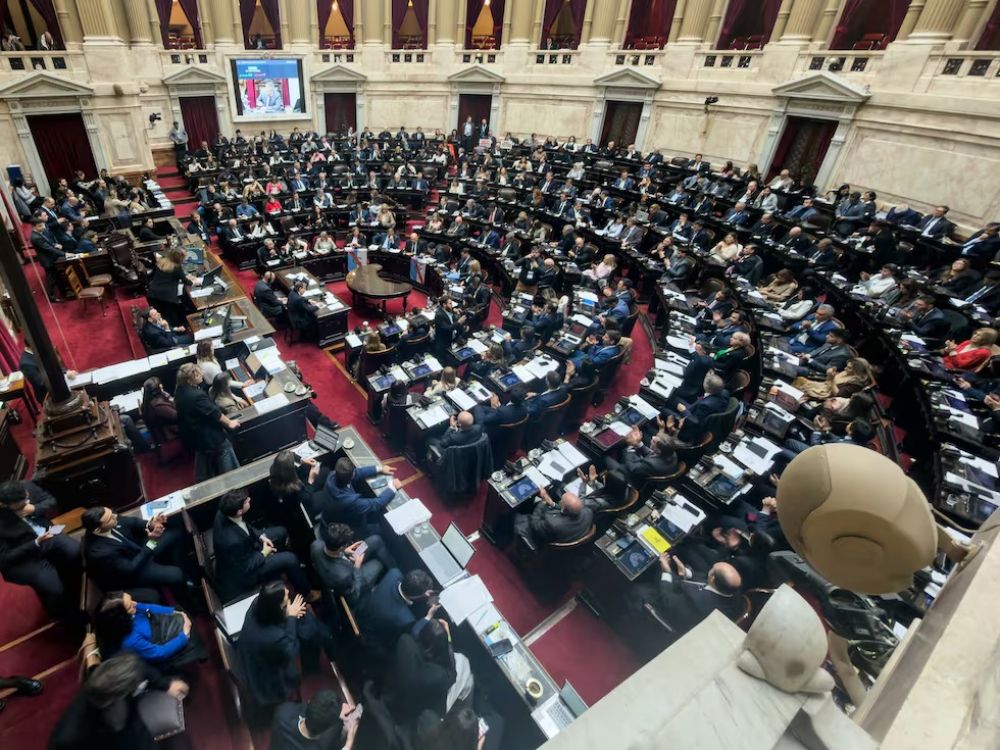 La maniobra desesperada del Gobierno para salvar el megaDNU