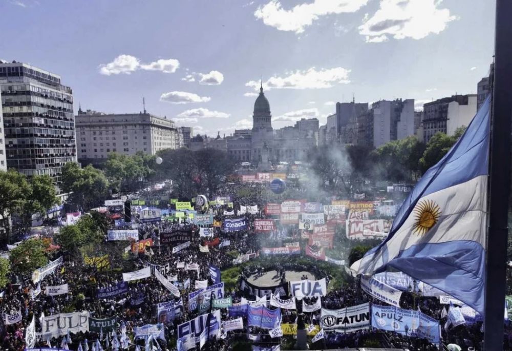 Quinta marcha federal universitaria: el reclamo por fondos y salarios vuelve a desembarcar en el Congreso