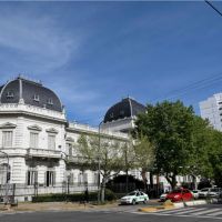 En una causa por el despido de un trabajador no registrado, la Justicia de La Plata declar� inconstitucional el Cap�tulo Laboral del DNU 70/23