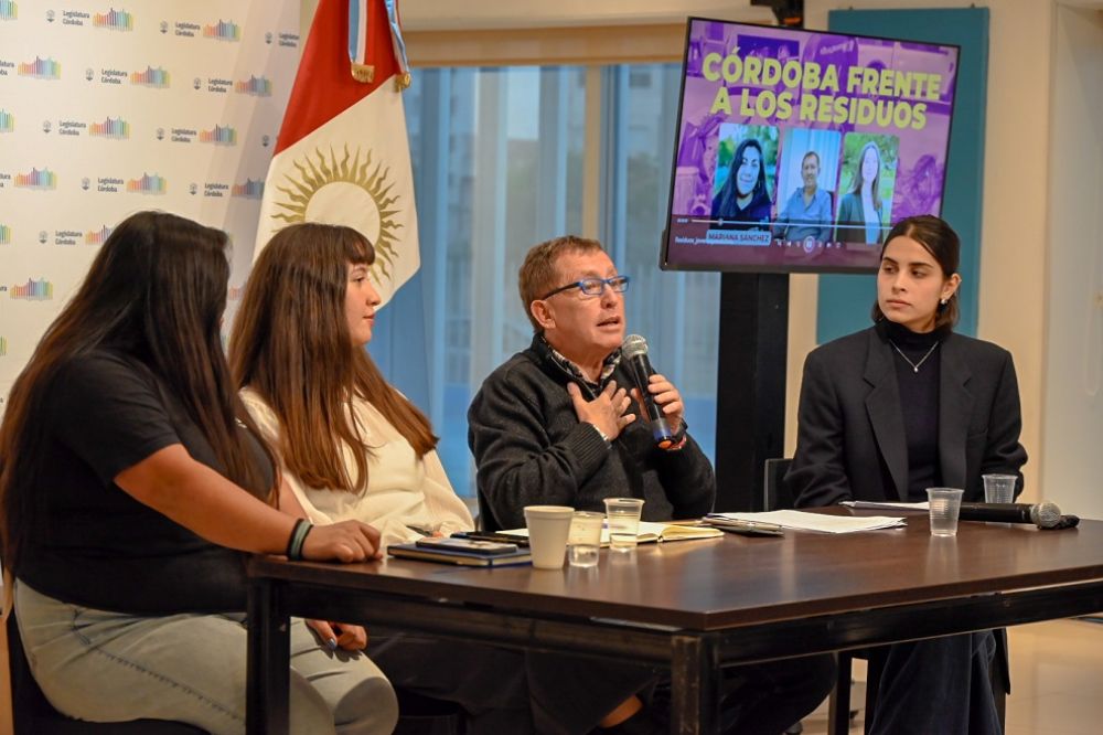 Gran inter�s por un conversatorio sobre gesti�n de residuos urbanos y cuidado del ambiente