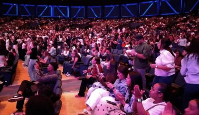 Santo Domingo | Cinco mil j�venes abordan la ansiedad, la presi�n social y los conflictos familiares desde la fe