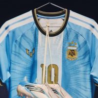 La f�brica que produce las camisetas de la Selecci�n, River y Boca reduce empleos y suspende trabajadores