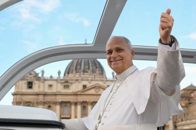 La visita del Papa: la Iglesia espera la ��ltima avanzada� y el Gobierno adjudic� un contrato millonario para producir los eventos masivos