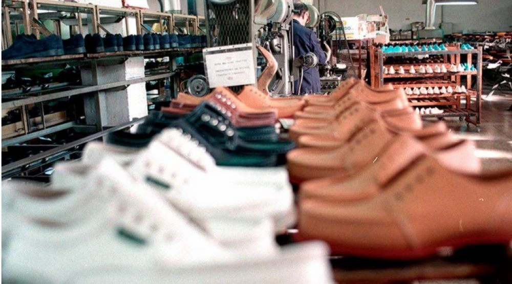 Empresarios y trabajadores realizar�n un �zapatazo solidario� en Plaza de Mayo en �defensa de la producci�n nacional�