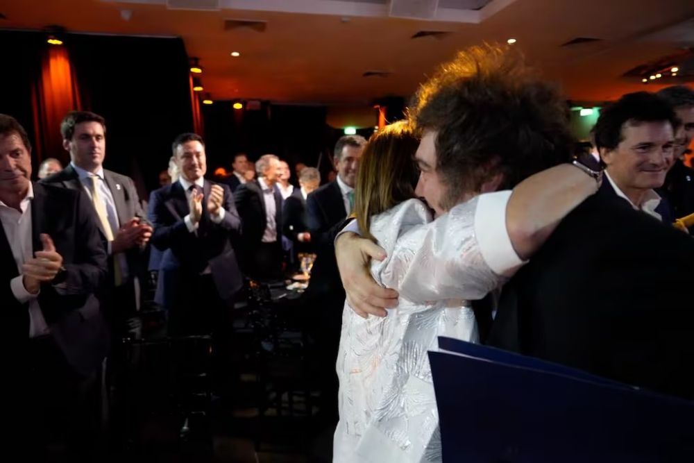 Bullrich se baj� de la reuni�n de gabinete y vuelve a despegarse de Milei