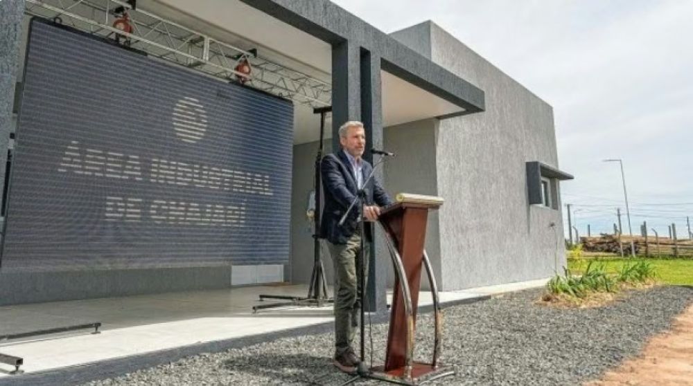 Frigerio inaugur� un nuevo sal�n en el �rea Industrial de Chajar� por sus 40 a�os