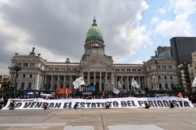 �No vendan el Estatuto del periodista�: Movilizaci�n y un claro pedido al Senado para proteger al periodismo, la libertad de expresi�n y el derecho a la informaci�n