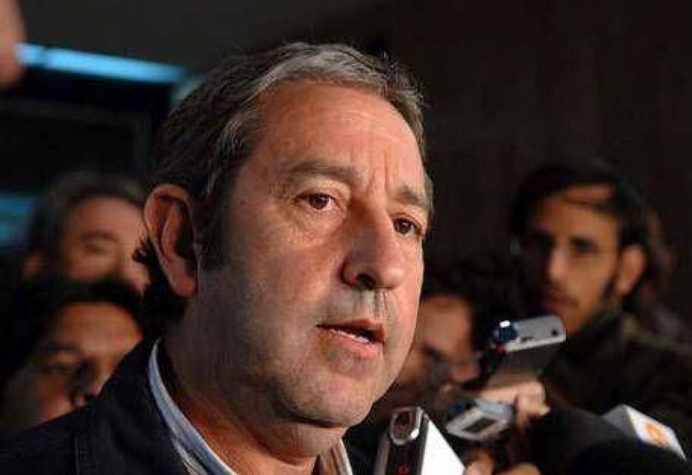 Cobos: "Hay que dejar de administrar inseguridad y construir seguridad"