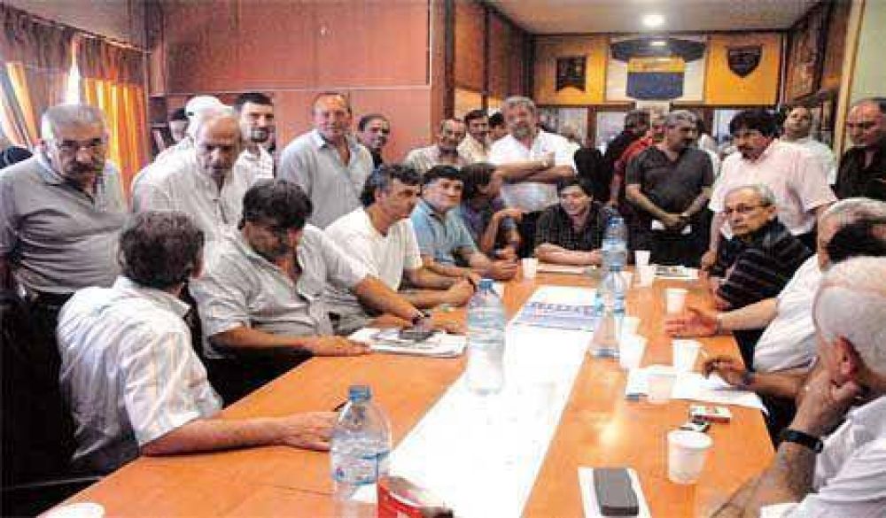 Moyano llam� y volvi� la paz a la CGT Rosario