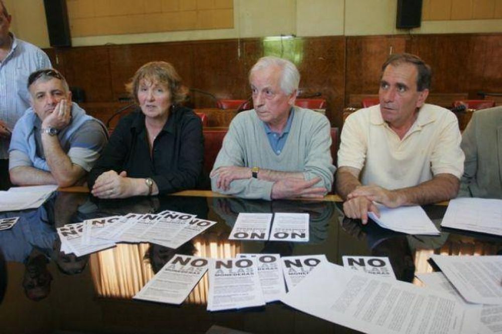 Referentes de diversas fuerzas pol�tica, contra las monederas