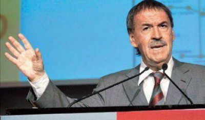 Schiaretti paga ocho mil pesos el metro