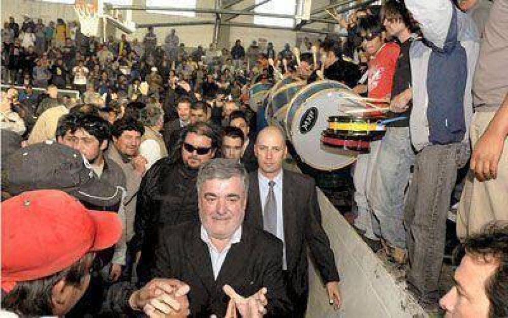 Das Neves encabez� un acto con el respaldo de los "dragones"