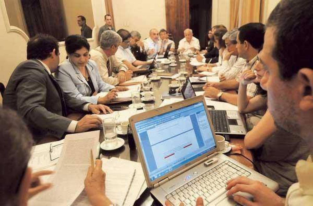 El debate por el reglamento potenci� diferencias en el CAM