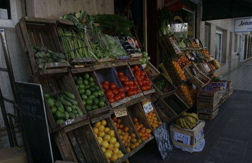 De la mano de productos estacionales, la canasta b�sica se increment� 1,3%
