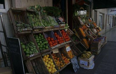 De la mano de productos estacionales, la canasta b�sica se increment� 1,3%
