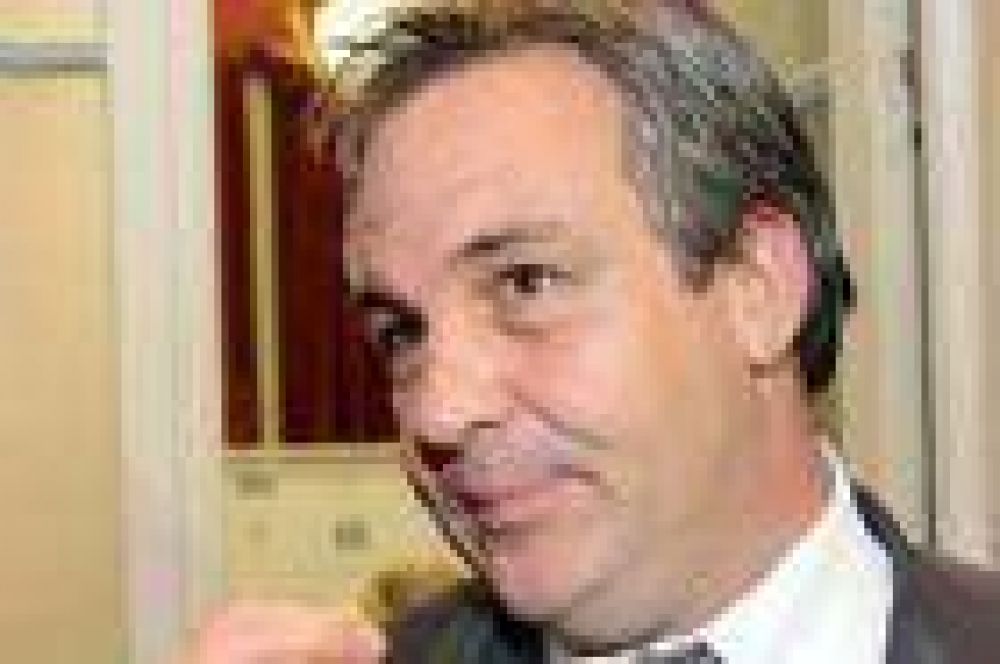B�hm se recupera del infarto y dejar�a el Gobierno