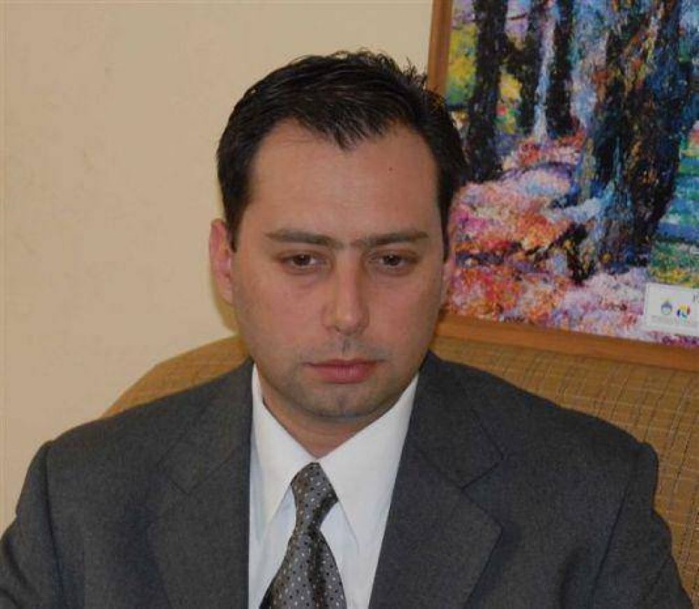 Aramburu asegur� que se "ha dado cumplimiento a todos los pasos legales" del contrato