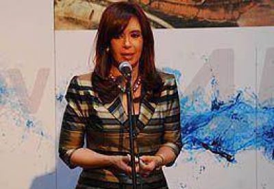 Cristina a Macri: "Jam�s se me ocurrir�a echarle la culpa a los dem�s por un error m�o"
