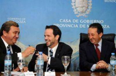 Jaque no tiene los votos y el Senado dise�ar� un nuevo endeudamiento
