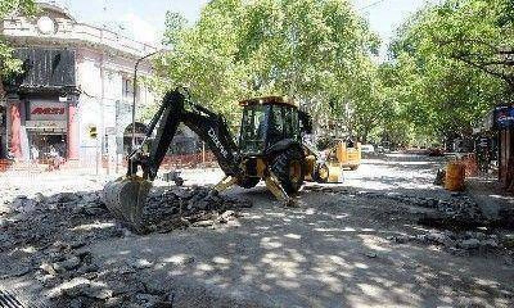 Se inician los trabajos de repavimentaci�n en Rioja y Avenida General Paz.