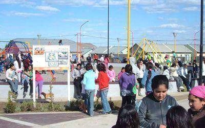 Inauguraron plaza y juegos infantiles en barrio Rotary 23