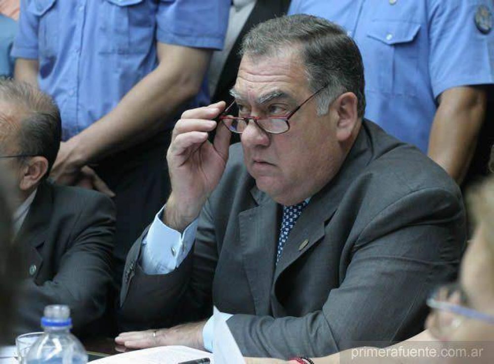 Denuncian un pacto entre Alperovich y Cerisola