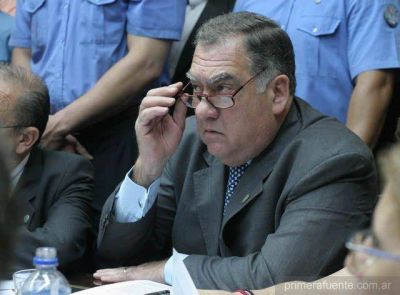 Denuncian un pacto entre Alperovich y Cerisola