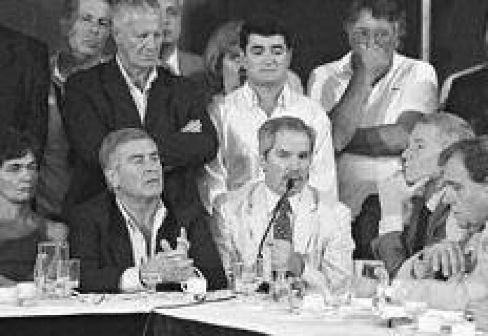 Todos juntos en busca de m�s cargos