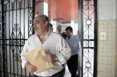 Ricardo advierte: un aumento salarial "hipoteca la provincia"