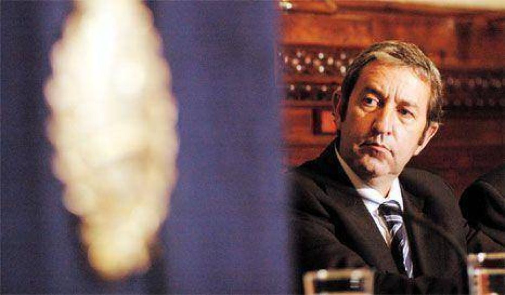Los senadores electos juraron ante Julio Cobos