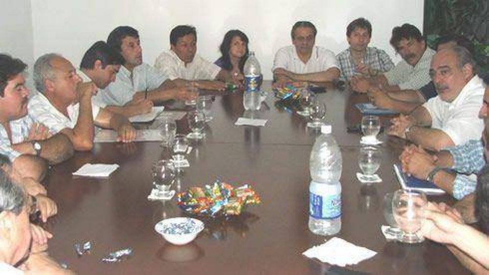 Ricardo se reuni� con Intendentes del FdT y acordaron trabajar conjuntamente